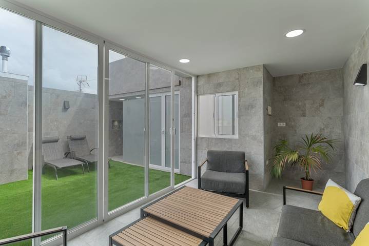 Ganze Wohnung, Ferienwohnung 'Isleta 5 Ático' mit Meerblick, privater Terrasse und WLAN in La Isleta, Las Palmas