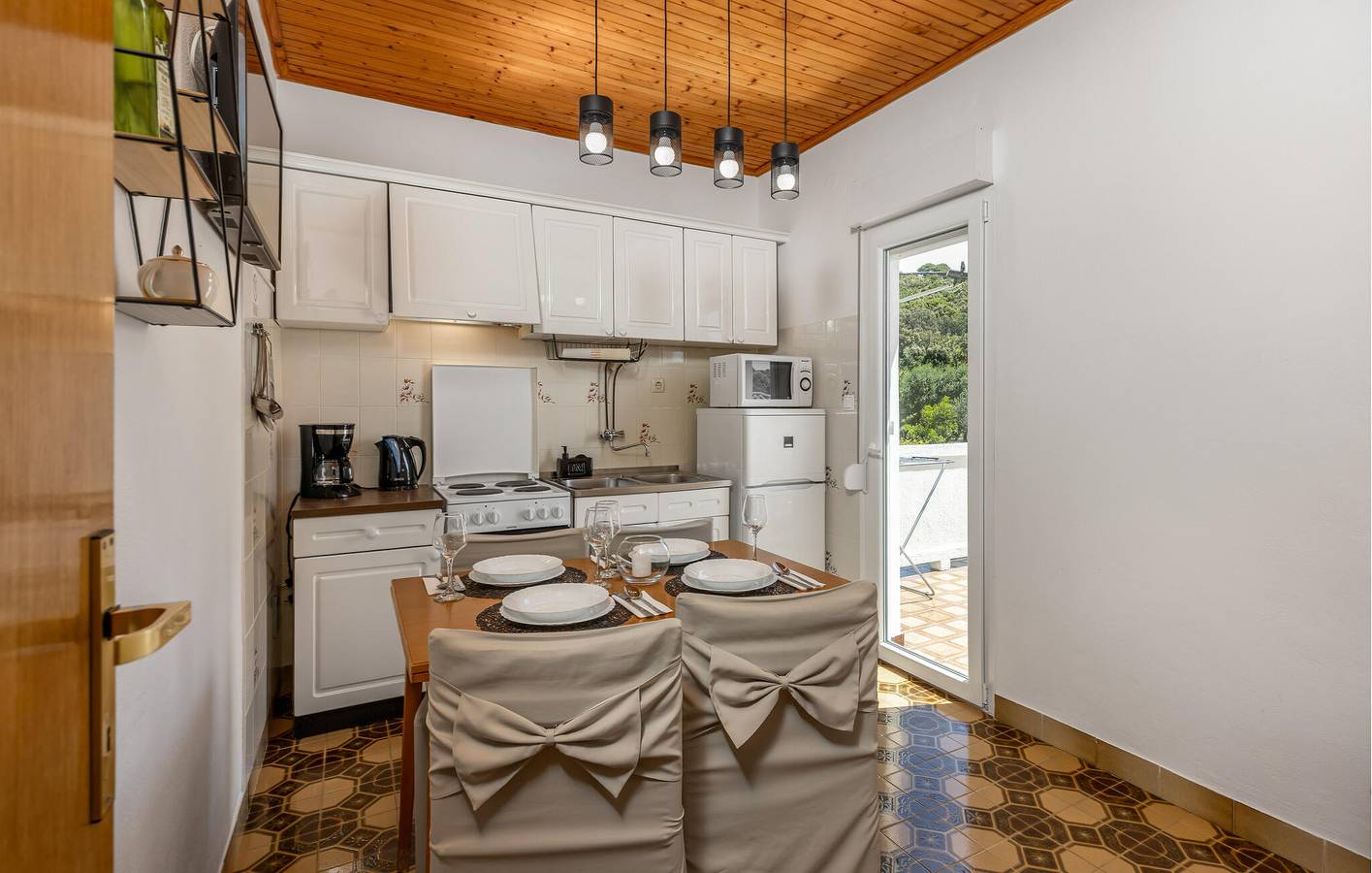 Ganze Ferienwohnung, Ferienwohnung für 4 Personen mit Terrasse in Kampor, Rab