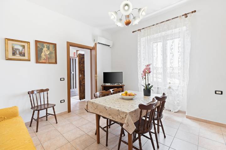 Holiday Home 'Mari E Monti' with Sea View, Wi-Fi and Air Conditioning in Scano di Montiferro, Sardinien