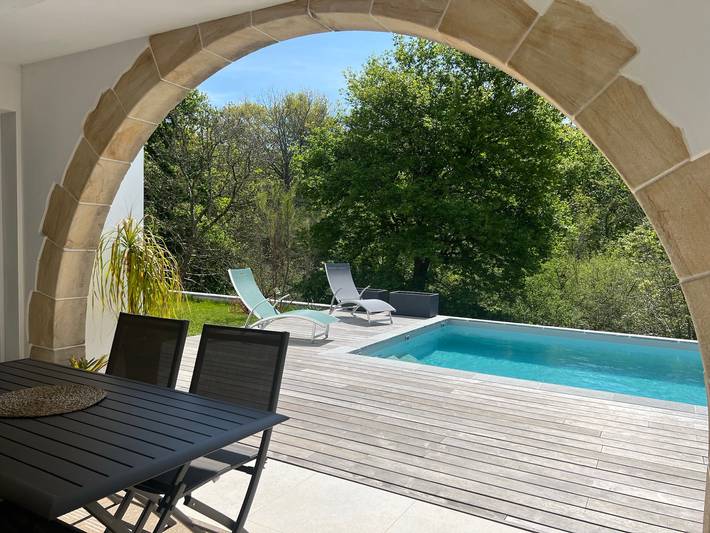 Gîte pour 4 personnes, avec Terrasse et Piscine à Ciboure