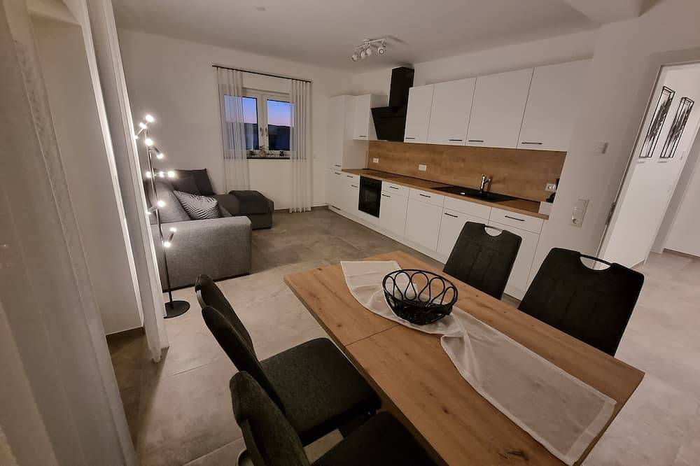 Ganze Wohnung, Moderne Ferienwohnung mit großer Terrasse in Euskirchen, Eifel