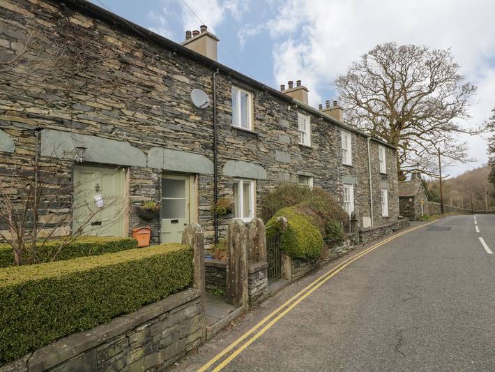 Log cabin for 2 people, with Garden in Coniston