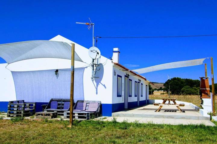 Maison de campagne pour 7 personnes, avec vue et jardin, animaux acceptés à Porto Covo - 4