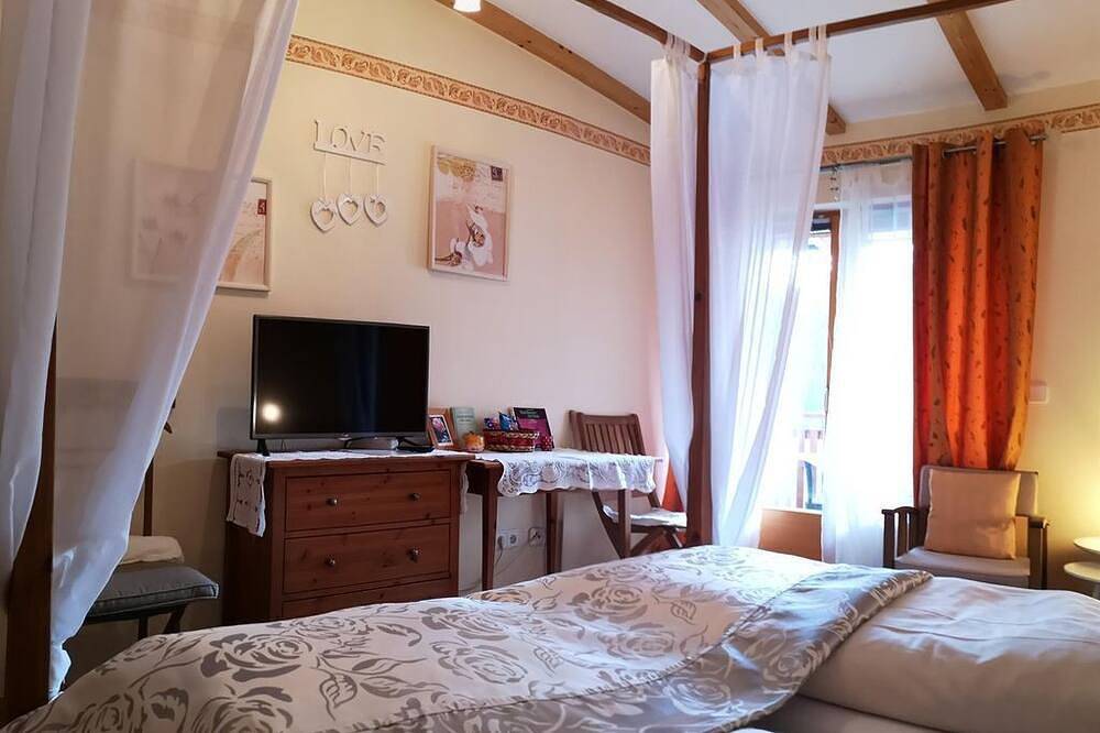 Ganze Wohnung, Doppelzimmer mit Balkon - Landhaus Fühldichwohl Fehring in Südoststeiermark, Fehring