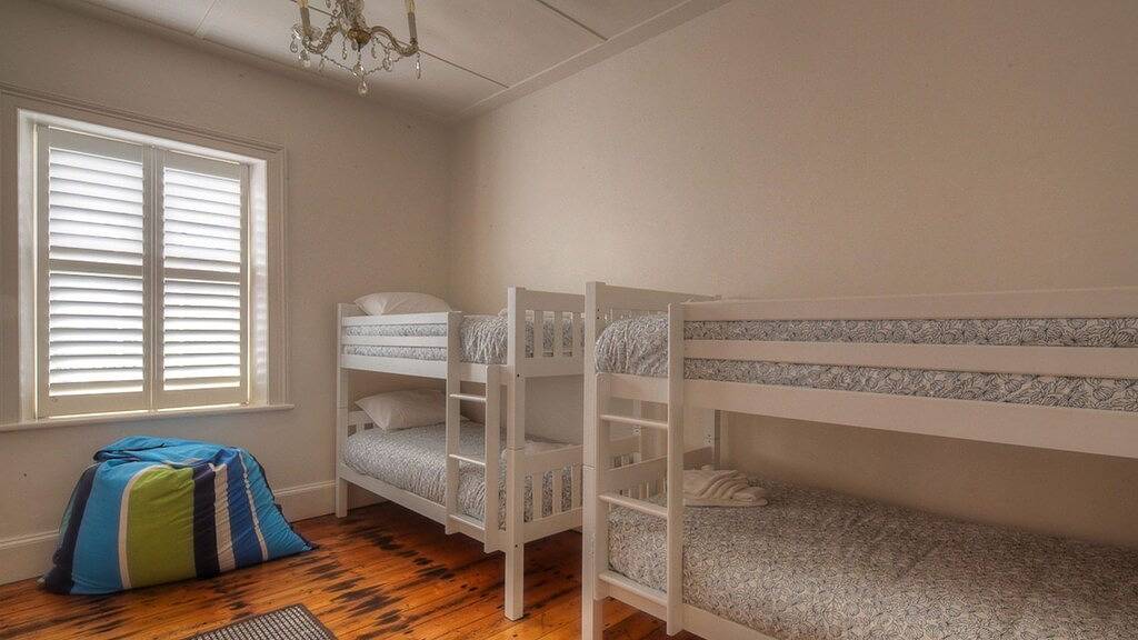 Das Häuschen des Jungen - circa: 1861 in Port Fairy, Shire of Moyne