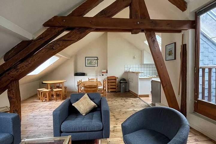 Gîte pour 12 personnes dans Office de Tourisme de Cauterets