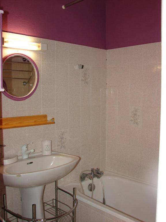 Location de vacances pour 5 personnes, avec vue et jardin, adapté aux familles à Lacave - 2