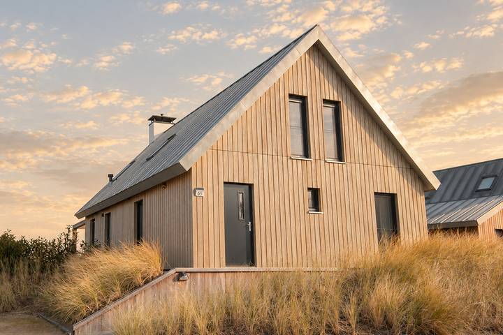 Ferienhaus für 10 Personen, mit Garten und Sauna in Tholen