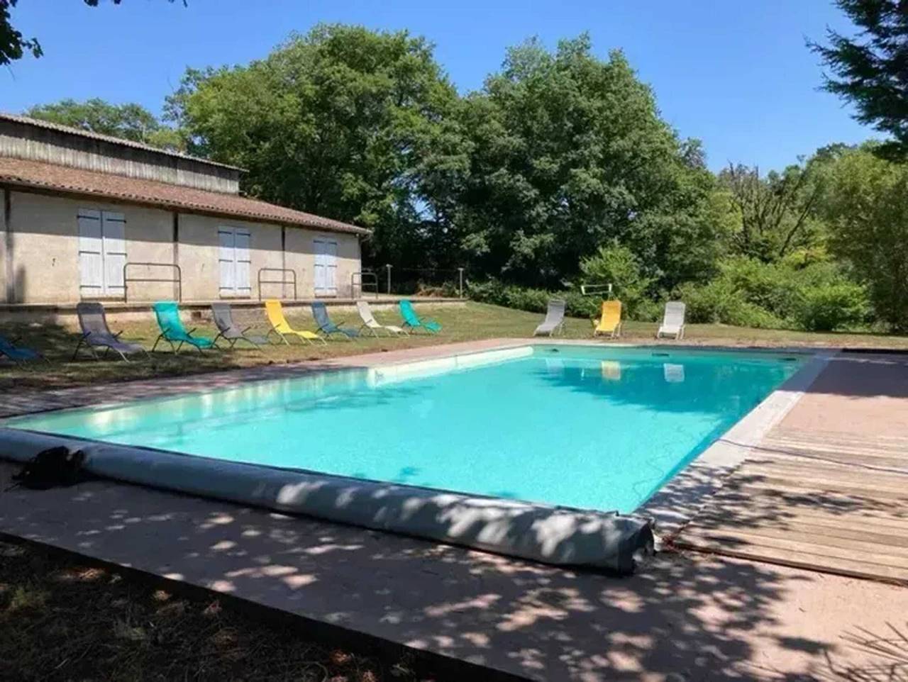 Amplia casa de vacaciones con piscina en Razès 190 m² con vista in Razès, Región de Bellac