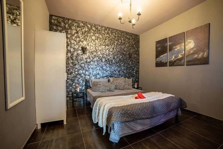 Gîte pour 2 personnes, avec jardin et balcon dans Kalambáka