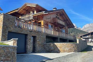 Chalet pour 15 personnes, avec jacuzzi et balcon à Cordon