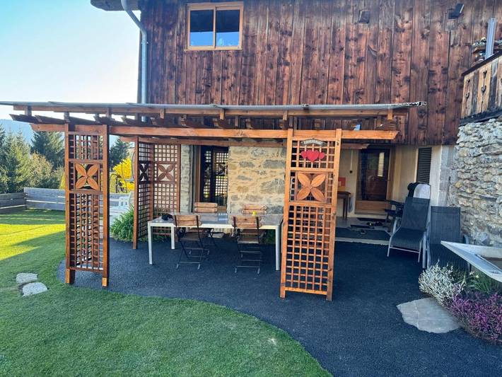 Location de vacances pour 4 personnes, avec jardin et vue à Verchaix - 2