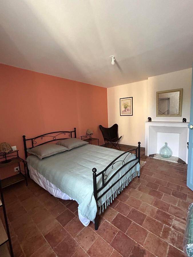 Location de vacances pour 6 personnes, avec vue et jardin à Cruzy - 3