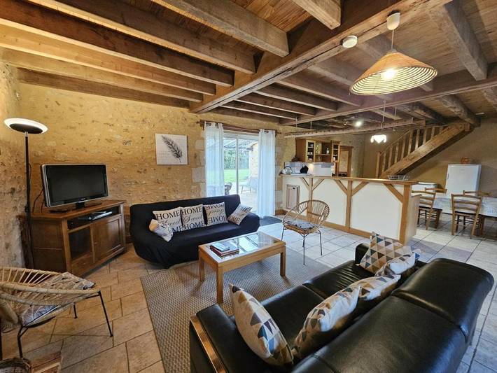 Location de vacances pour 8 personnes, avec jardin à Lusignan - 2