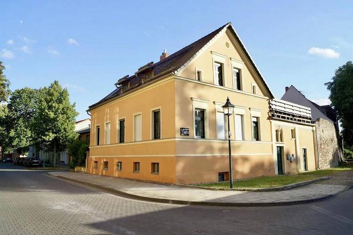 Ferienwohnung für 6 Personen, mit Garten und Ausblick in Barby