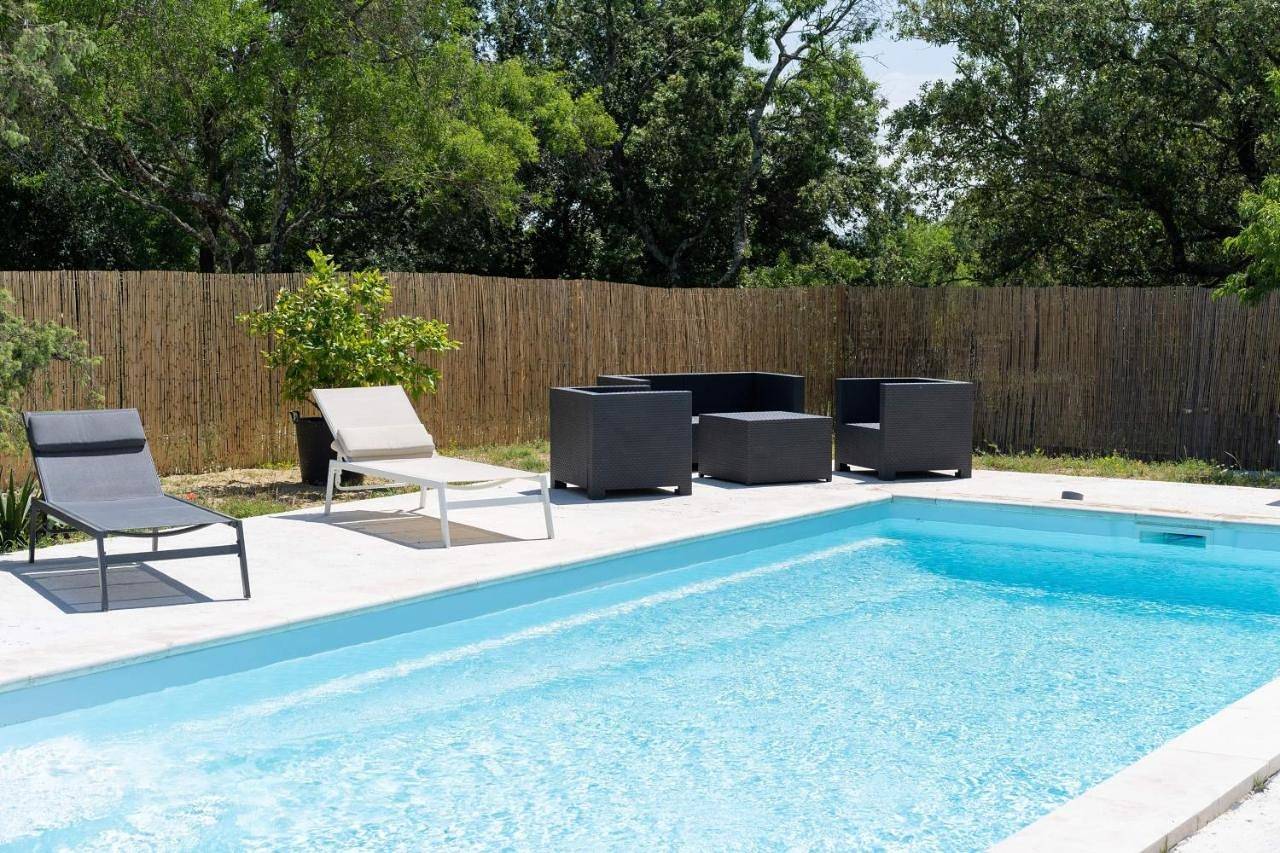 Studio with Pool View in Saint-Quentin-la-Poterie, Région de Nîmes