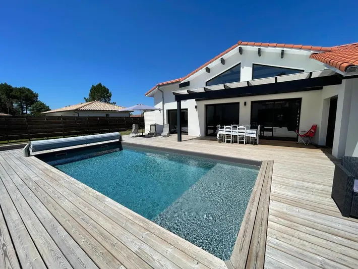 Villa for 8 people, with hot tub and terrace as well as garden and pool - 1