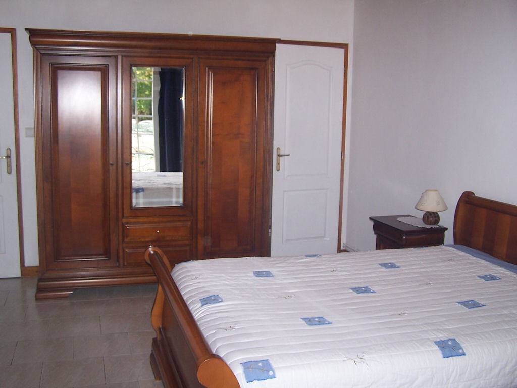 Chez Martine et Jean-Marie - Chambre Les Lauriers in Antezant-la-Chapelle, Région de Saint-Jean-d'Angély