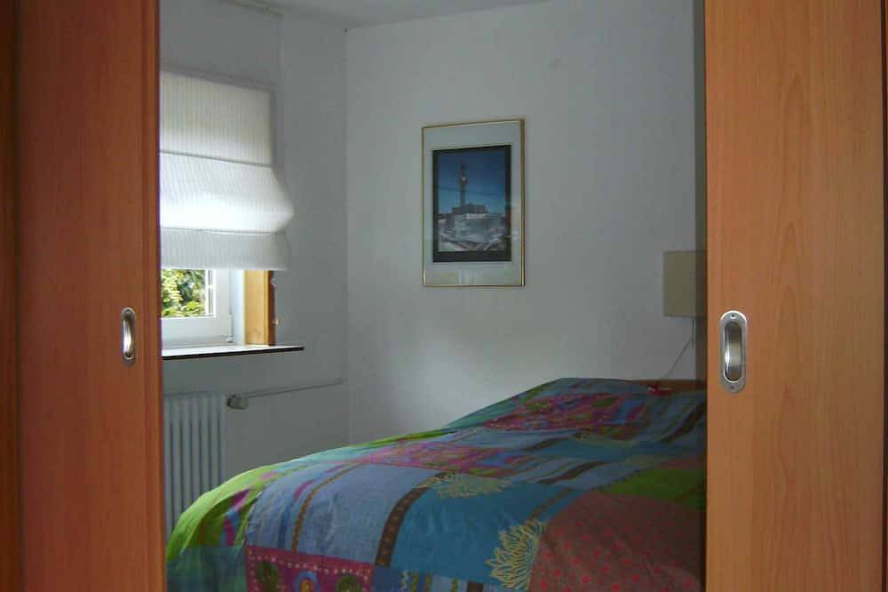 Apartamento entero, 4 - **** apartamento, amplio jardín y una terraza con una silla de playa; Zona tranquila in Heiligenhafen, Distrito de Holstein Oriental