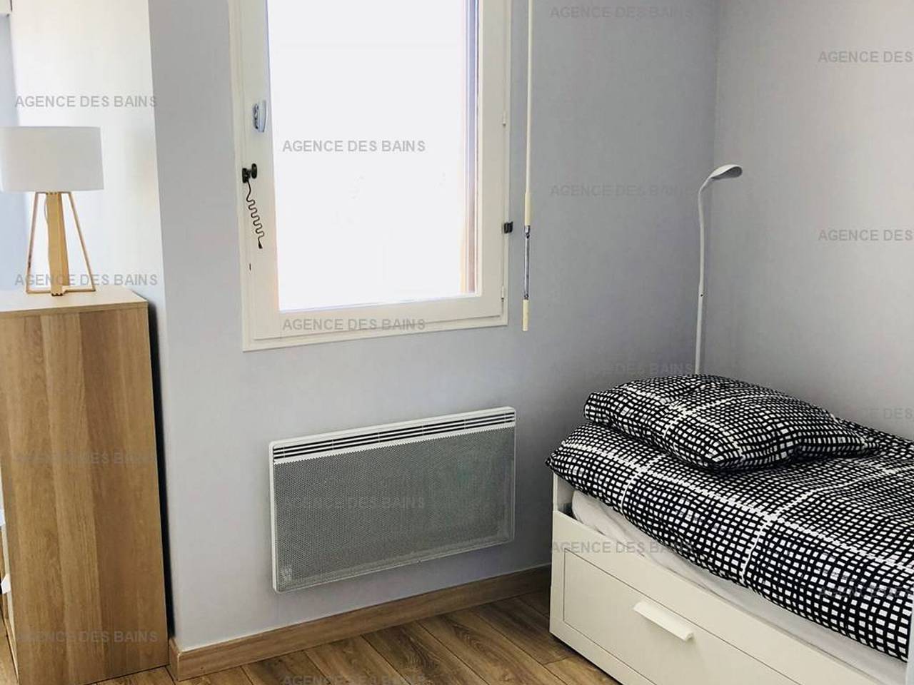 Studio entier, Studio Cabine Renové à 200m de la Plage - Parking Privé in Arcachon, Région d'Arcachon