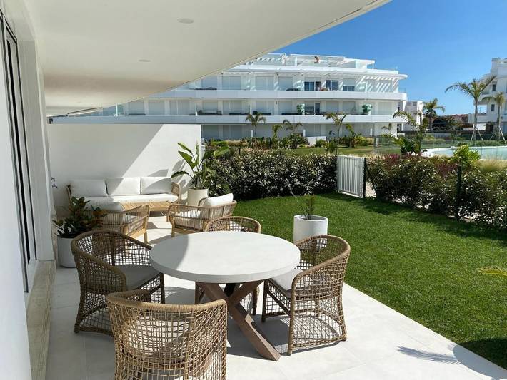 Appartement de vacances pour 4 personnes, avec jardin ainsi que piscine et vue
