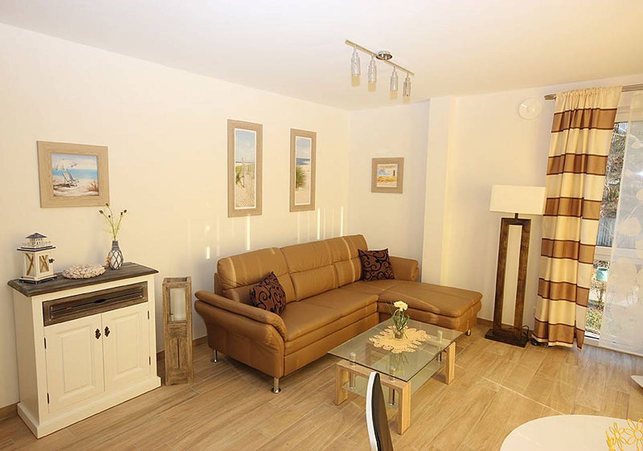 Ganze Wohnung, Villa Amelie, App. Seemöwe - mit Balkon und Meerblick in Sassnitz, Nationalpark Jasmund