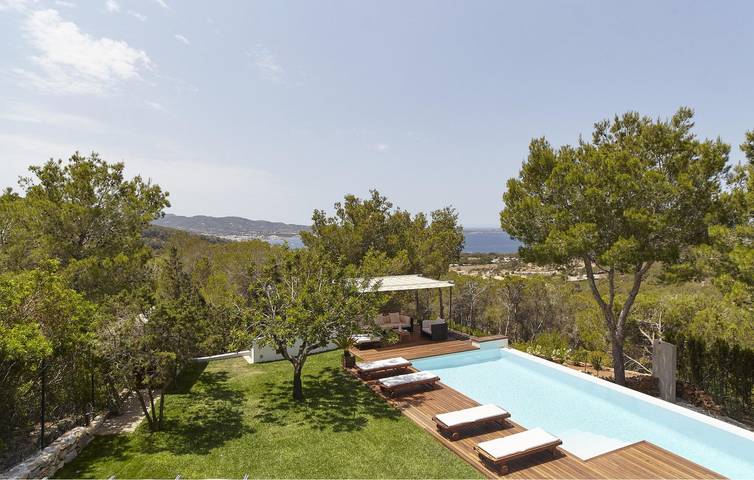Apartamento con vistas al mar, garaje, piscina y aire acondicionado - 2,5 km de la playa de s'Arenal in Cala Saladeta, Sant Antoni de Portmany