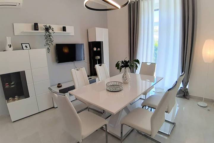 Holiday apartment for 6 people, with garden, with pets - 1