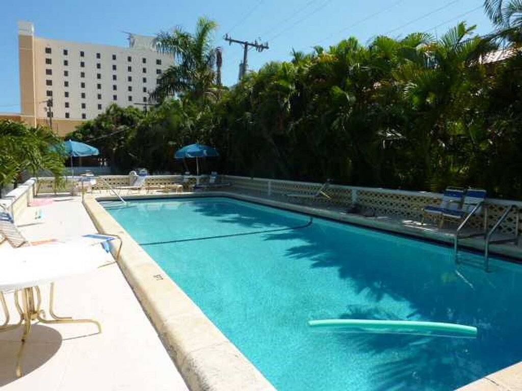 Ganze Wohnung, 4. Juli Special 1 Block zum Ocean Delray Beach 1/1 Free Wifi, Park, Pool Buchen! in Delray Beach, Palm Beach County
