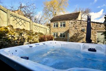 Villa für 6 Personen, mit Whirlpool und Garten sowie Terrasse, mit Haustier in England