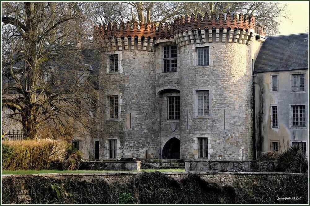 Appartement entier, Studio calme centre Milly la Forêt in Milly-la-Forêt, Parc naturel régional du Gâtinais français