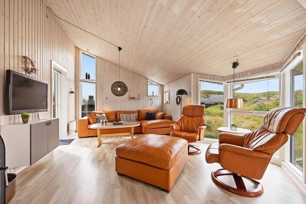 Holiday home with enclosed terrace and dune views in Årgab, Holmsland Klit