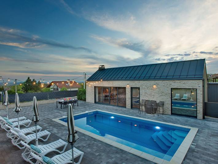 Ferienhaus für 5 Personen, mit Sauna und Terrasse sowie Garten, mit Haustier