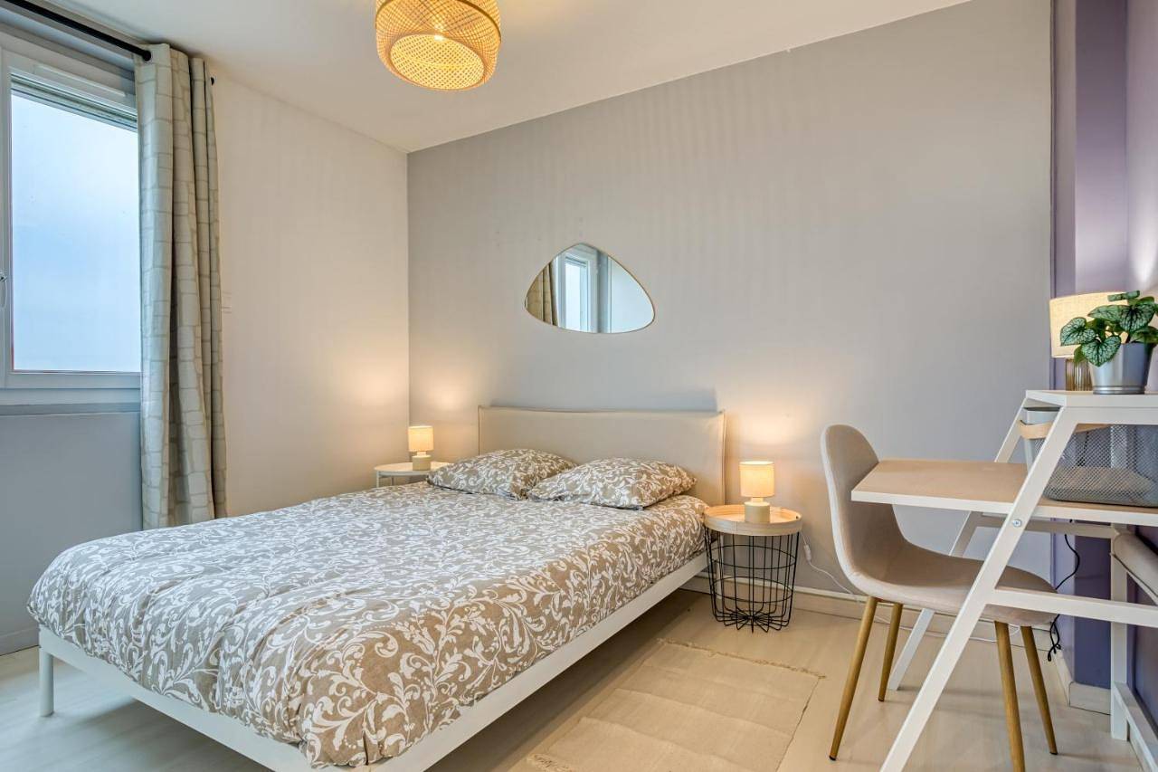 Appartement entier, Three-Bedroom Apartment in Mont-Saint-Aignan, Région de Rouen