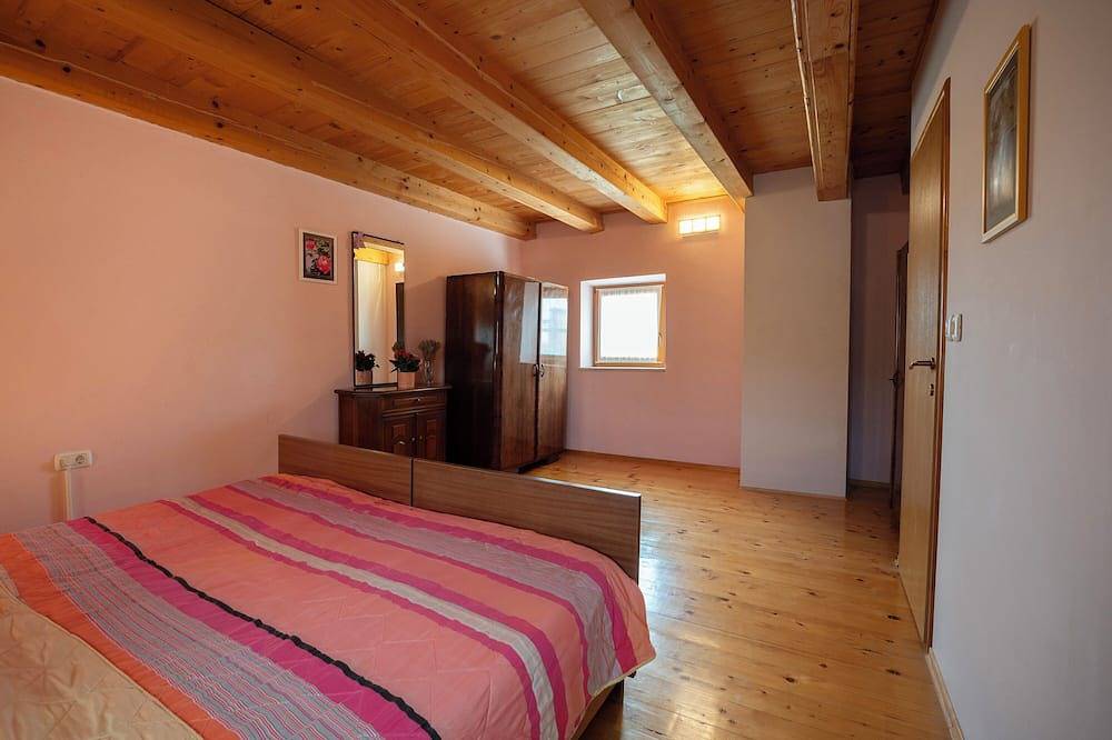 Steinhaus in der Landschaft Peresiji, Binnenland von Istrien in Svetvinčenat, Zentralistrien