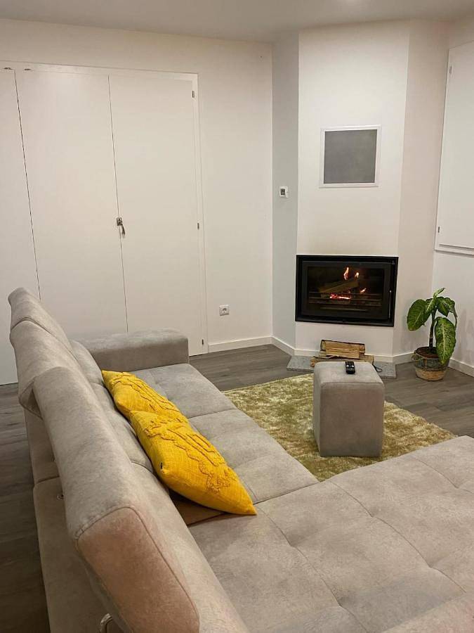 Location de vacances pour 4 personnes, avec terrasse et vue dans Riba de Mouro