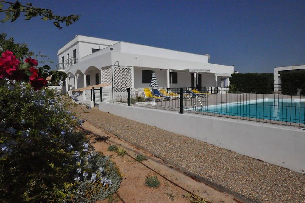 Haus mit 9 Schlafzimmern, 9 Bädern, Klimaanlage, beheiztem Pool auf Anfrage, gim. in Silves, Faro Distrikt