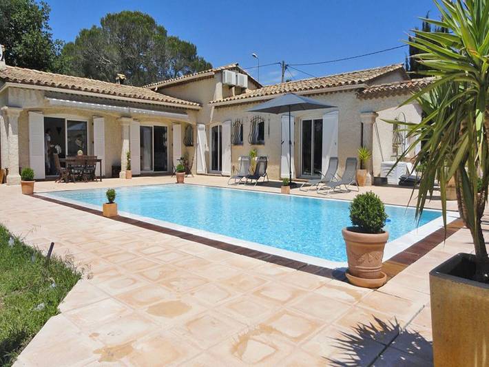 Location de vacances pour 6 personnes, avec Terrasse et Piscine à Puget-sur-Argens