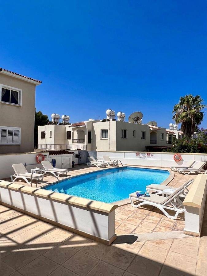 Ferienwohnung für 4 Personen, mit Ausblick und Balkon sowie Pool in Paphos - 2