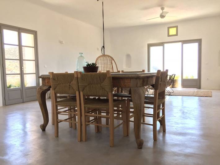 Villa pour 4 personnes, avec vue sur l’océan et terrasse ainsi que jardin et piscine dans Antiparos - 3