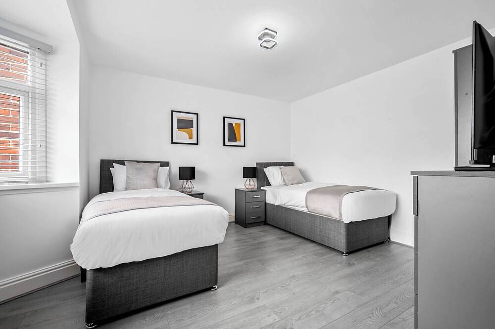 Large 5 bedroom home in Solihull near to Bhx Nec & Birmingham city centre in Solihull, Birmingham y alrededores