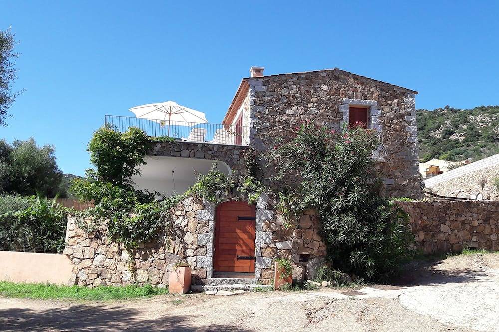 Lu Fraili - Villa Maripia in der Nähe des Meeres mit wunderschönem Meerblick. in Lu Fraili di Sopra, San Teodoro