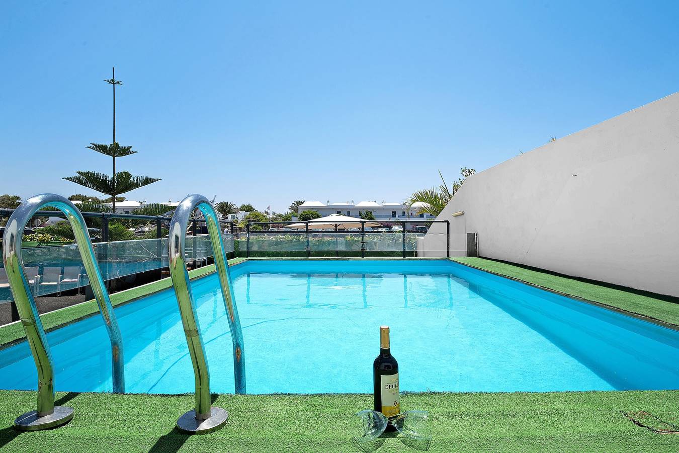 Vacation Home "Villa La Bonilla" with Private Pool & Wi-Fi in Playa Blanca, Yaiza