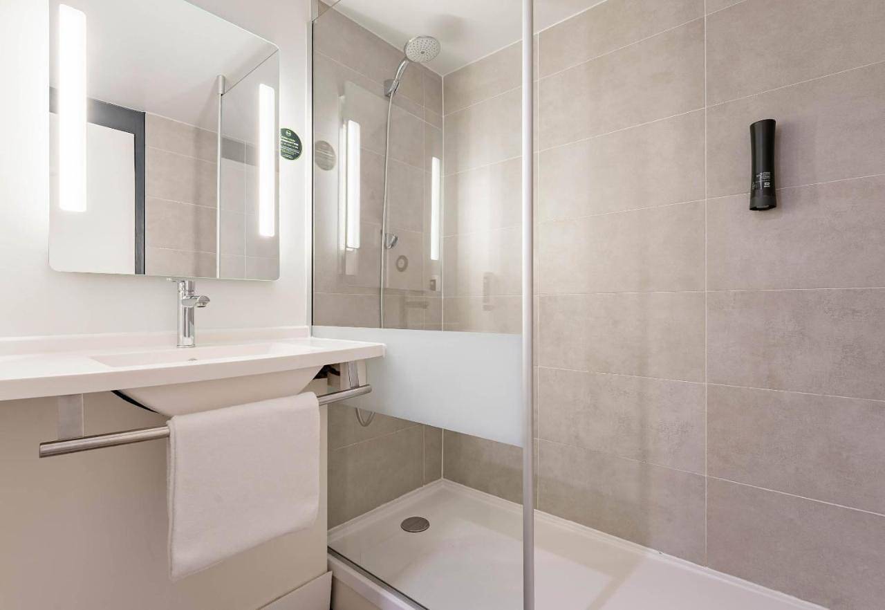 B&B Hotel Valenciennes Sud 3 étoiles in Rouvignies, Région de Valenciennes