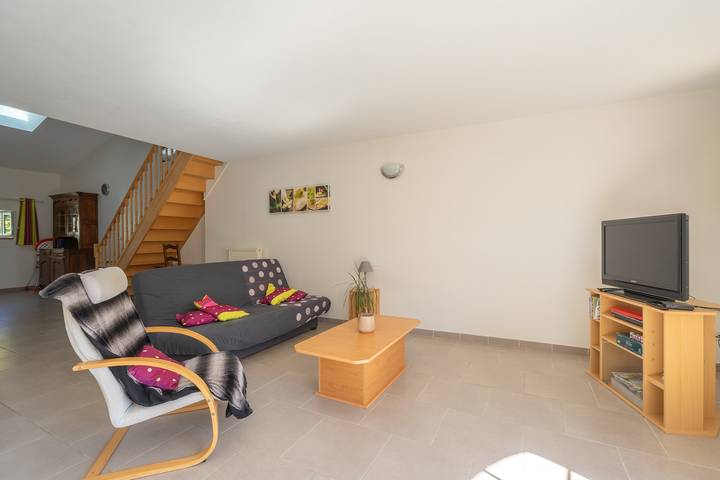 Maison de Vacances 'À La Campagne' avec Terrasse Privée, Jardin Commun et Wi-Fi in Allas-Bocage, Région de Jonzac