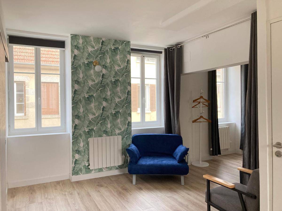 Appartement entier, A4 Premier étage spacieux et lumineux in Évaux-les-Bains, Région d'Aubussargues