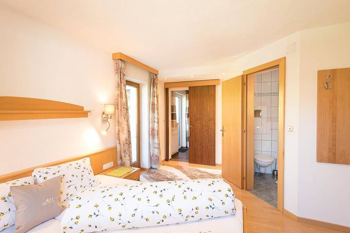 Appartement de vacances entier, Komfortwohnung "Arnika" (Preis f.angegebene Pers.) in Mathon, Massif de Verwall