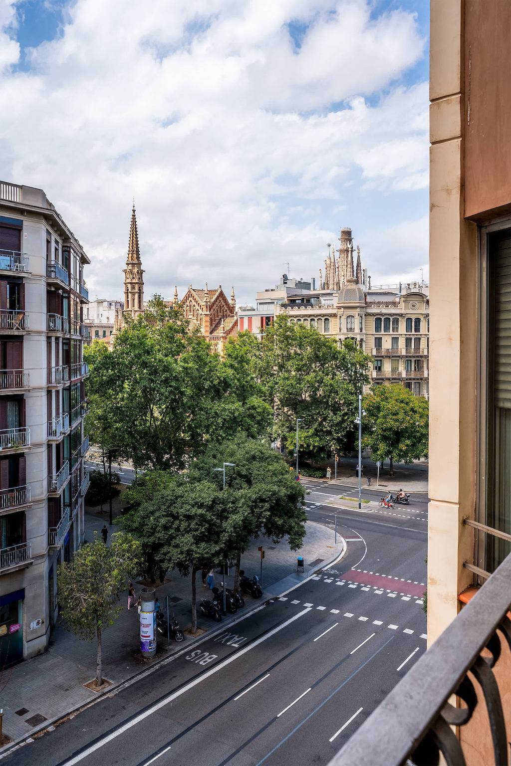 Apartamento entero, Apartamento de vacaciones para 10 personas con balcón/terraza in Centro Barcelona, Barcelona