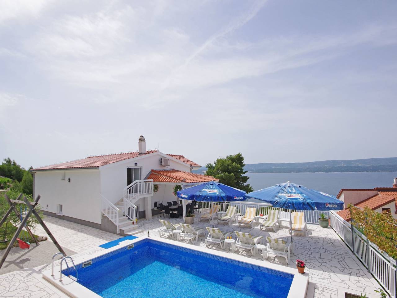 Villa Martina Matea große Villa mit beheiztem Pool in Stanici, Omis-Riviera