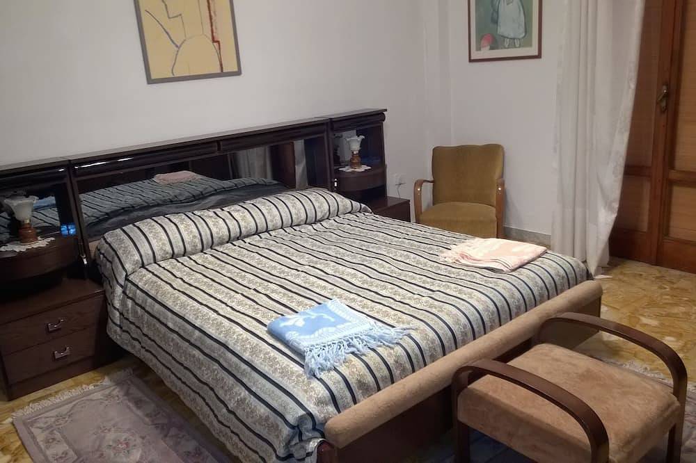 Apartment located on the national road but close to every meeting point in Campolattaro, Benevento Provinz
